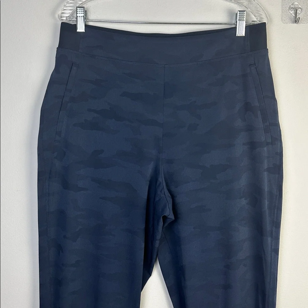 FA23 Athleta Brooklyn Heights Joggers Dress Blue Camo Travel Athleisure Pant 12 - Picture 3 of 16